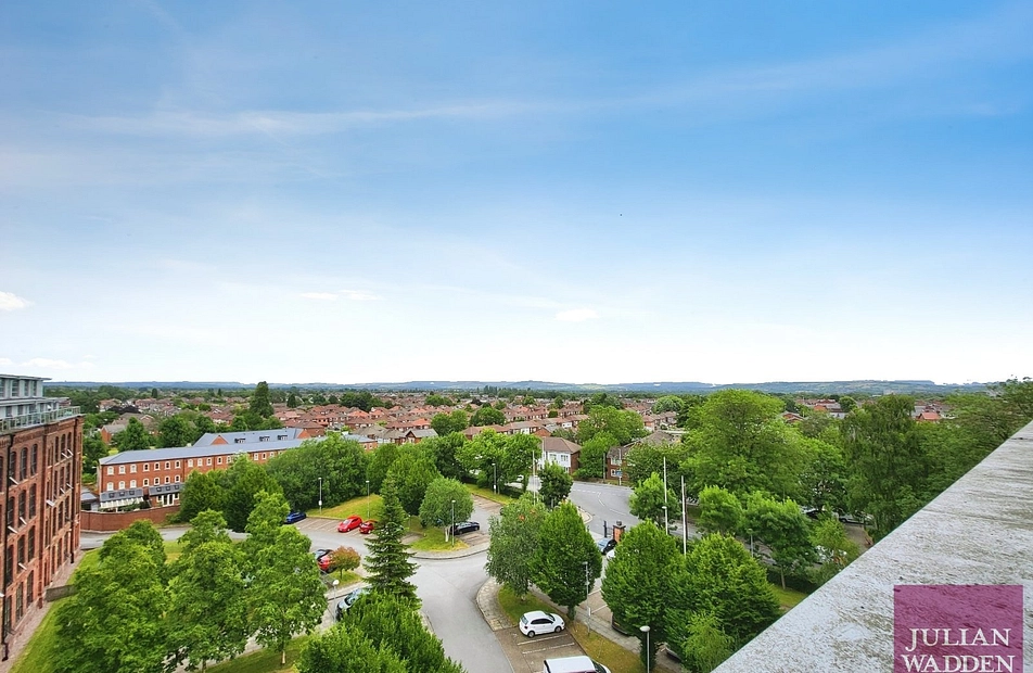 Elisabeth Gardens, Stockport, SK5 - Julian Wadden