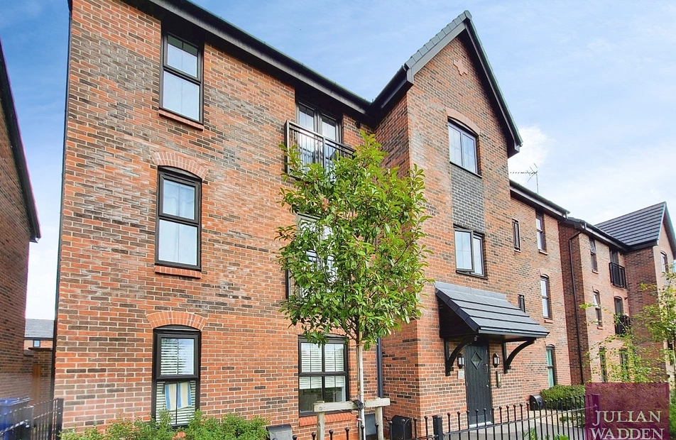 Robertsons Way, Droylsden, Manchester, M43 - Julian Wadden