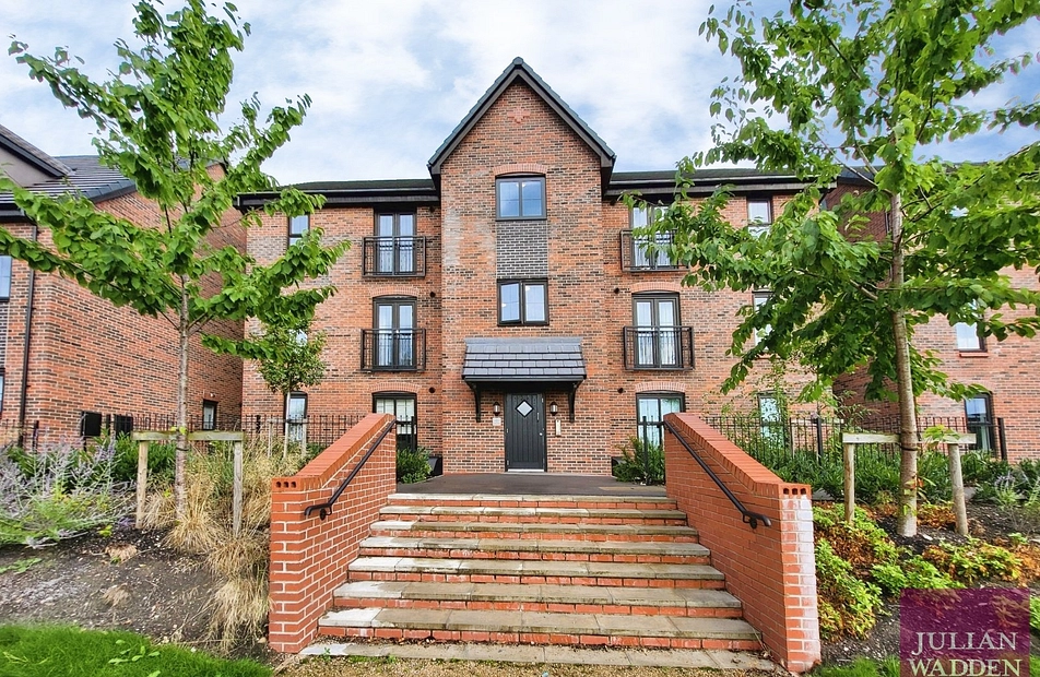 Robertsons Way, Droylsden, Manchester, M43 - Julian Wadden