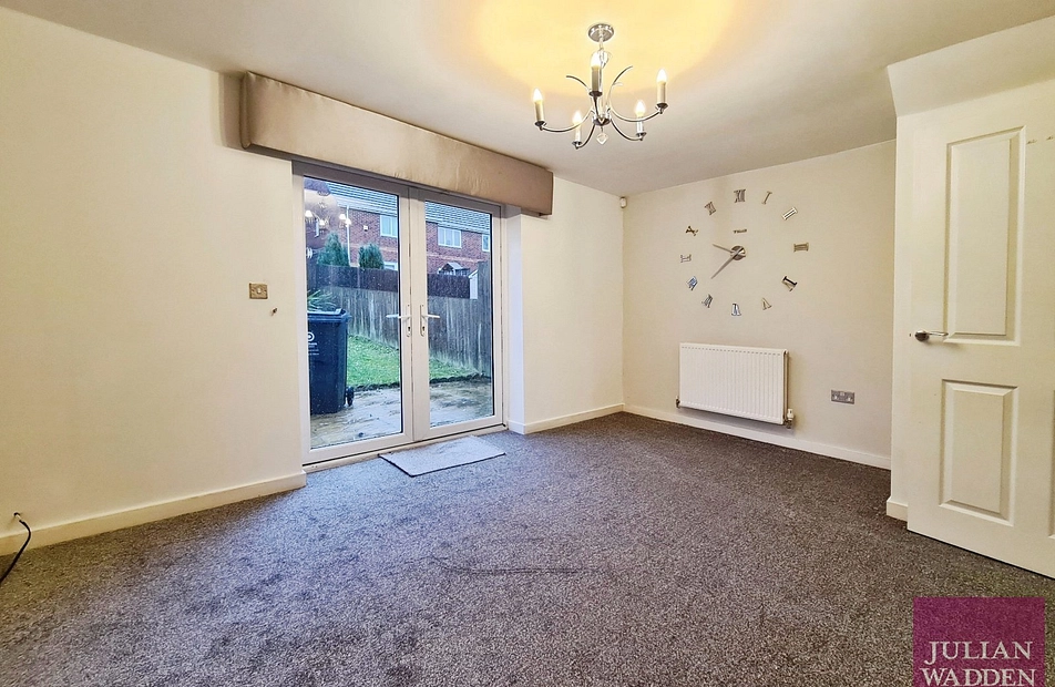 Sunnybrow Close, Oldham, OL8 - Julian Wadden