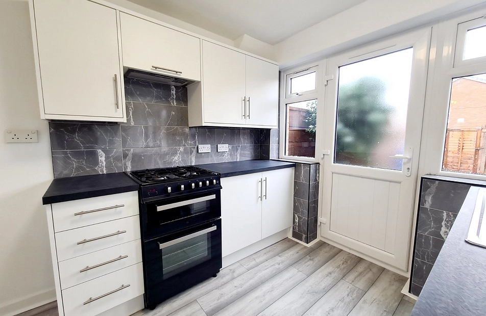 Tanhill Close, Offerton, Stockport, SK2 - Julian Wadden