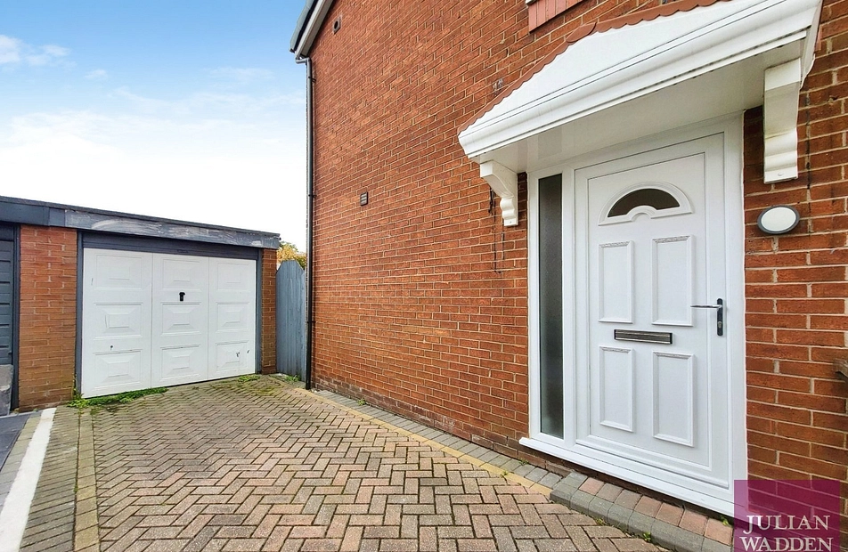 South Ridge, Denton, Manchester, M34 - Julian Wadden