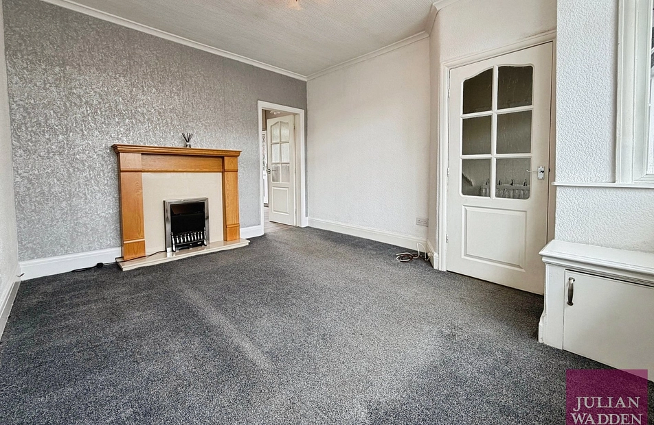 Ellwood Road, Offerton, Stockport, SK1 - Julian Wadden