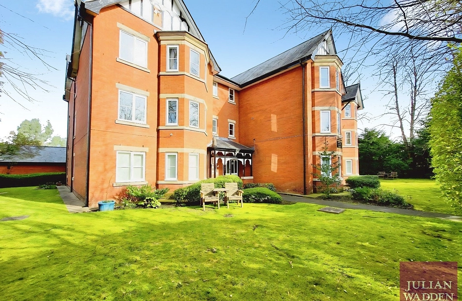 The Crescent, Davenport, Stockport, SK3 - Julian Wadden