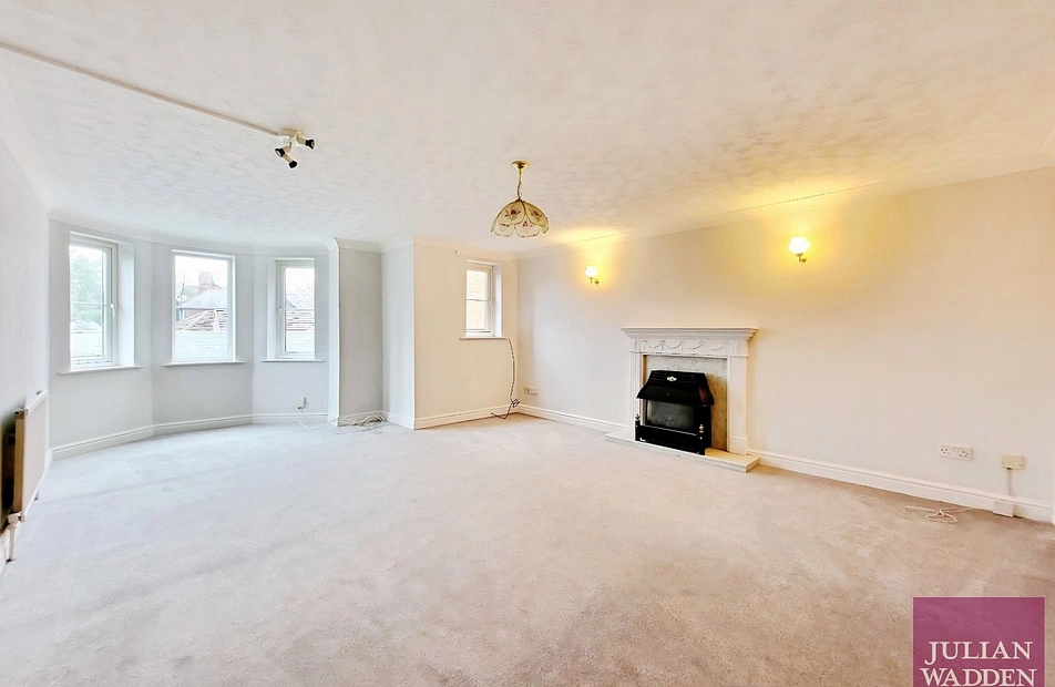 The Crescent, Davenport, Stockport, SK3 - Julian Wadden