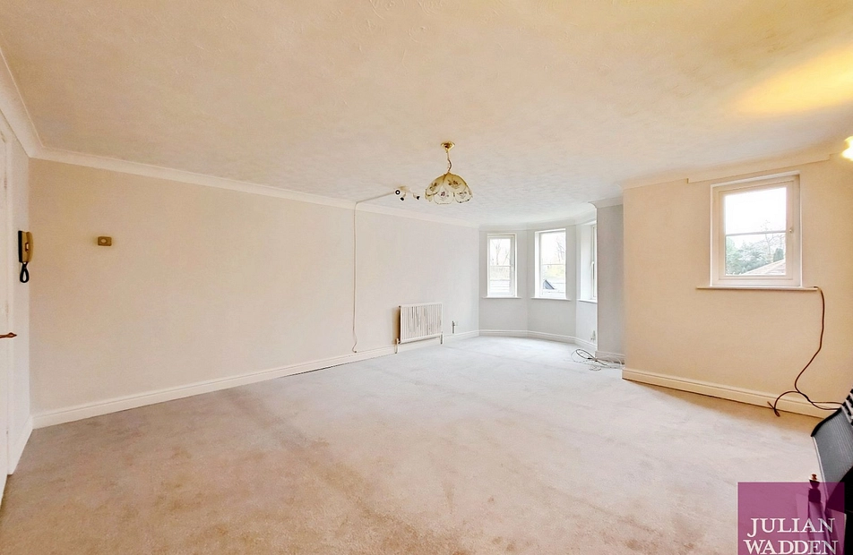 The Crescent, Davenport, Stockport, SK3 - Julian Wadden