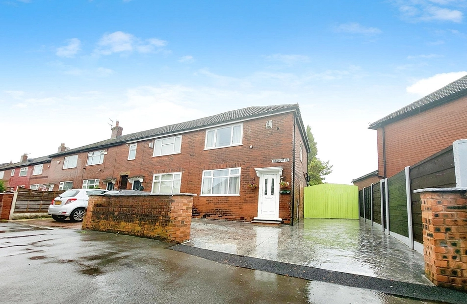 Finsbury Road, Reddish, Stockport, SK5 - Julian Wadden