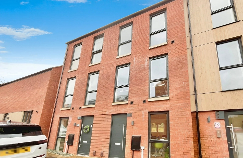 Fairway View, Reddish, Stockport, SK5 - Julian Wadden