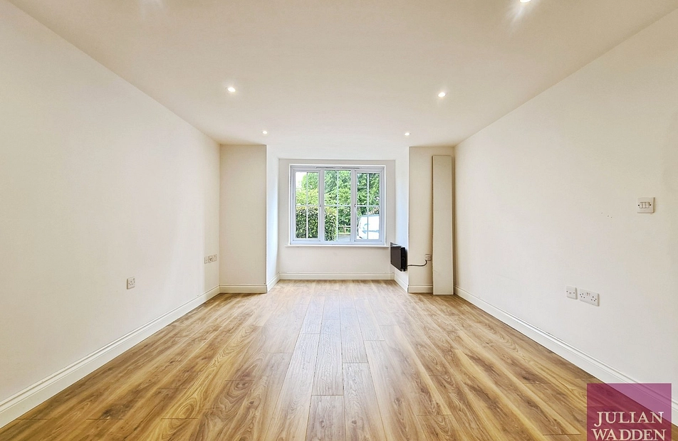 Hyde Road, Gorton, Manchester, M12 - Julian Wadden