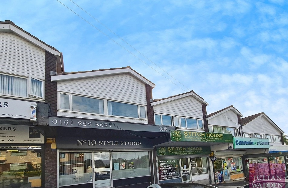 Yew Tree Drive, Bredbury, Stockport, SK6 - Julian Wadden