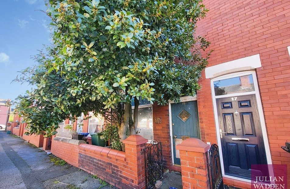 Avon Street, Cale Green, Stockport, SK3 - Julian Wadden