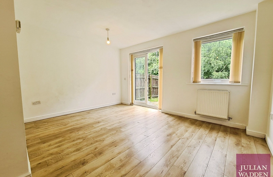 Metcombe Way, Beswick, Manchester, M11 - Julian Wadden