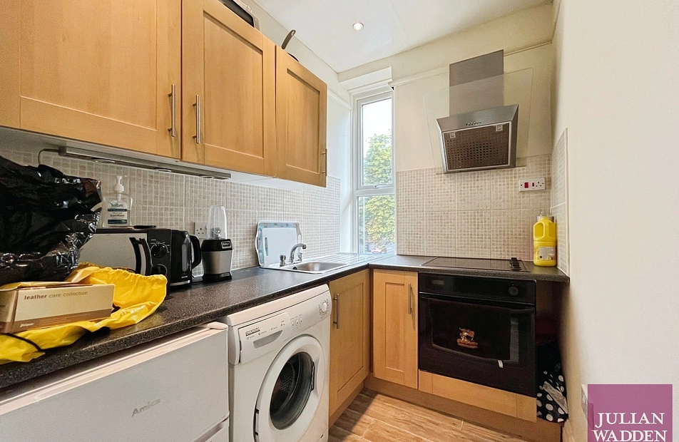 Kennerley Road, Davenport, Stockport, SK2 - Julian Wadden