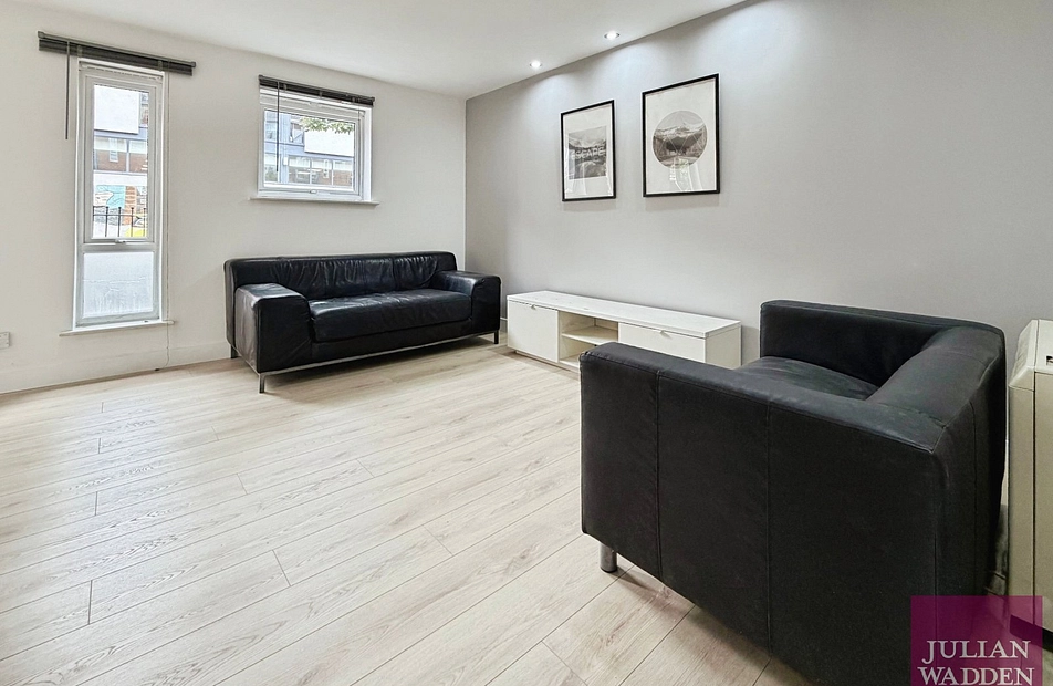 286 Stretford Road, Manchester, Greater Manchester, M15 - Julian Wadden