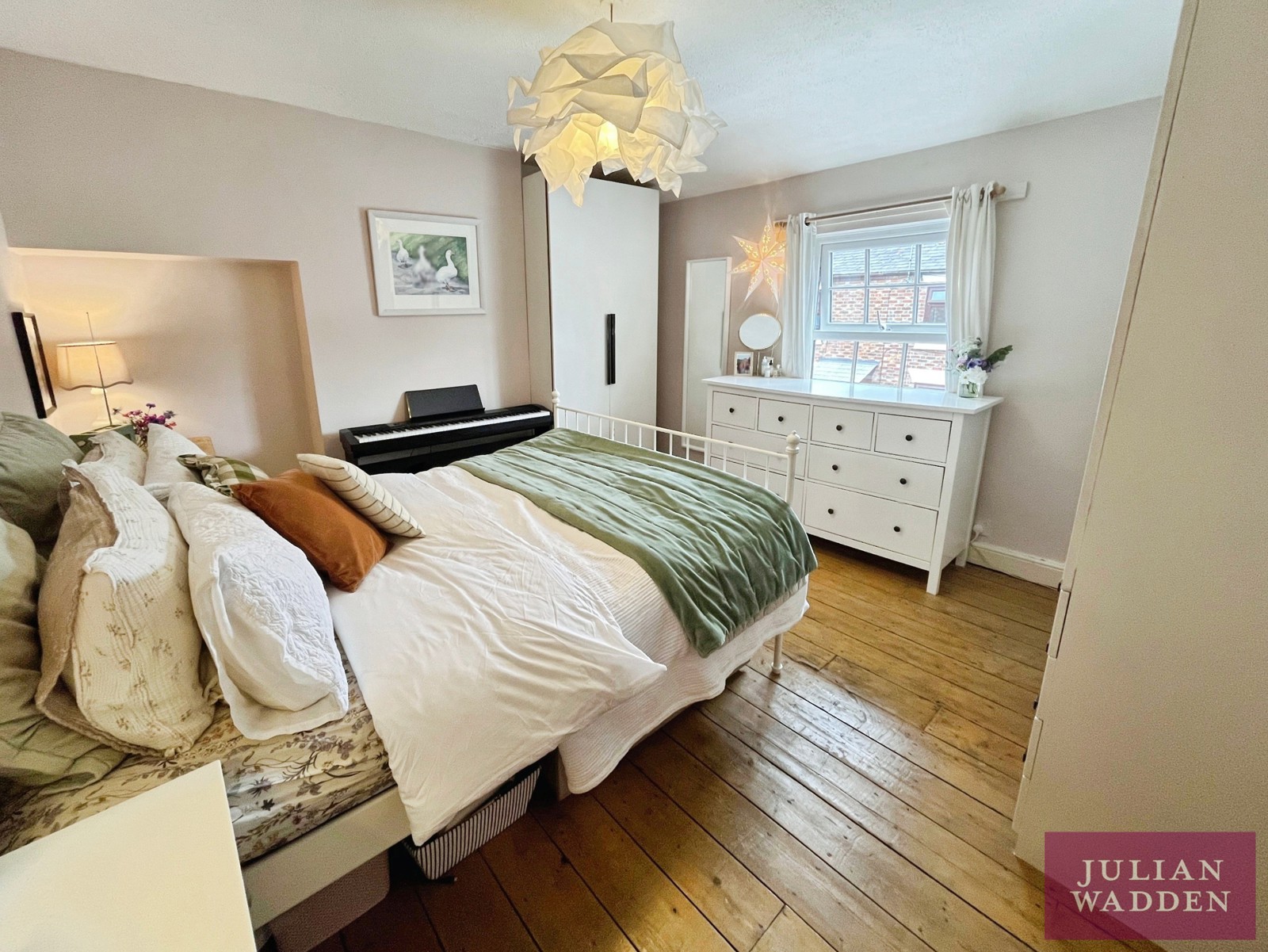 Davenfield Grove, Didsbury Village, Manchester, M20