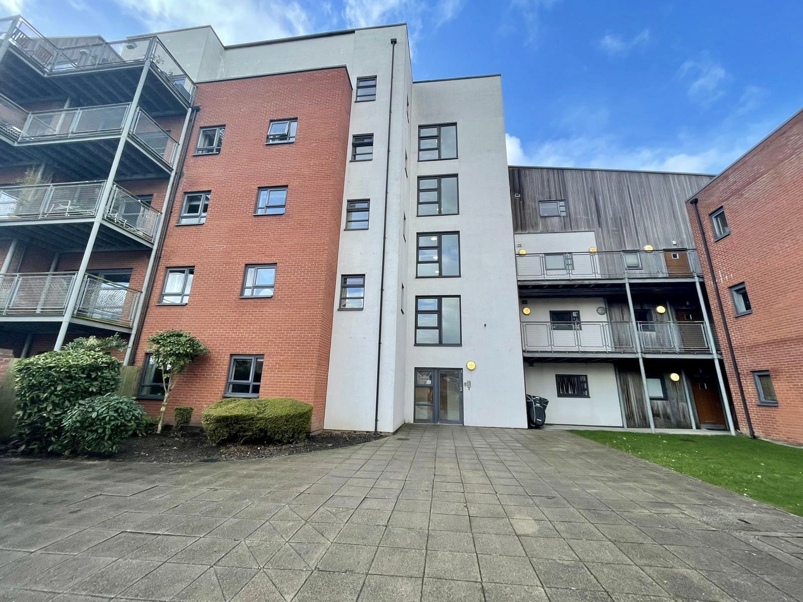 Montmano Drive, West Didsbury, Manchester, M20 - Julian Wadden