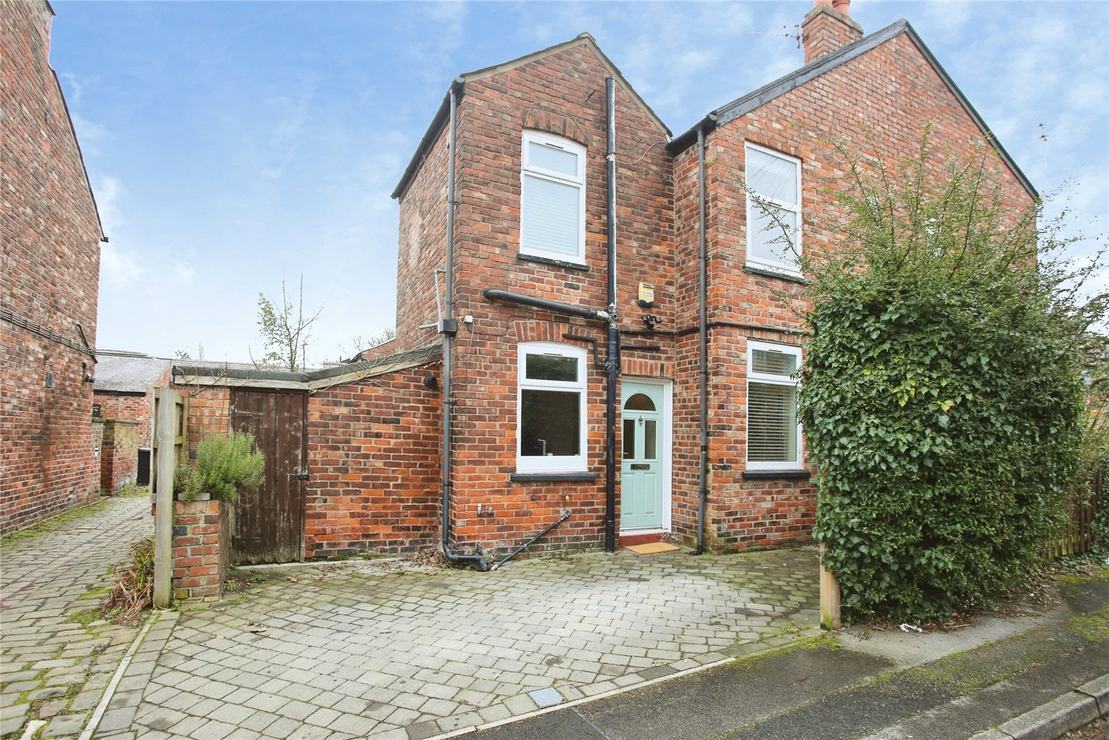 Derby Range, Heaton Moor, Stockport, SK4