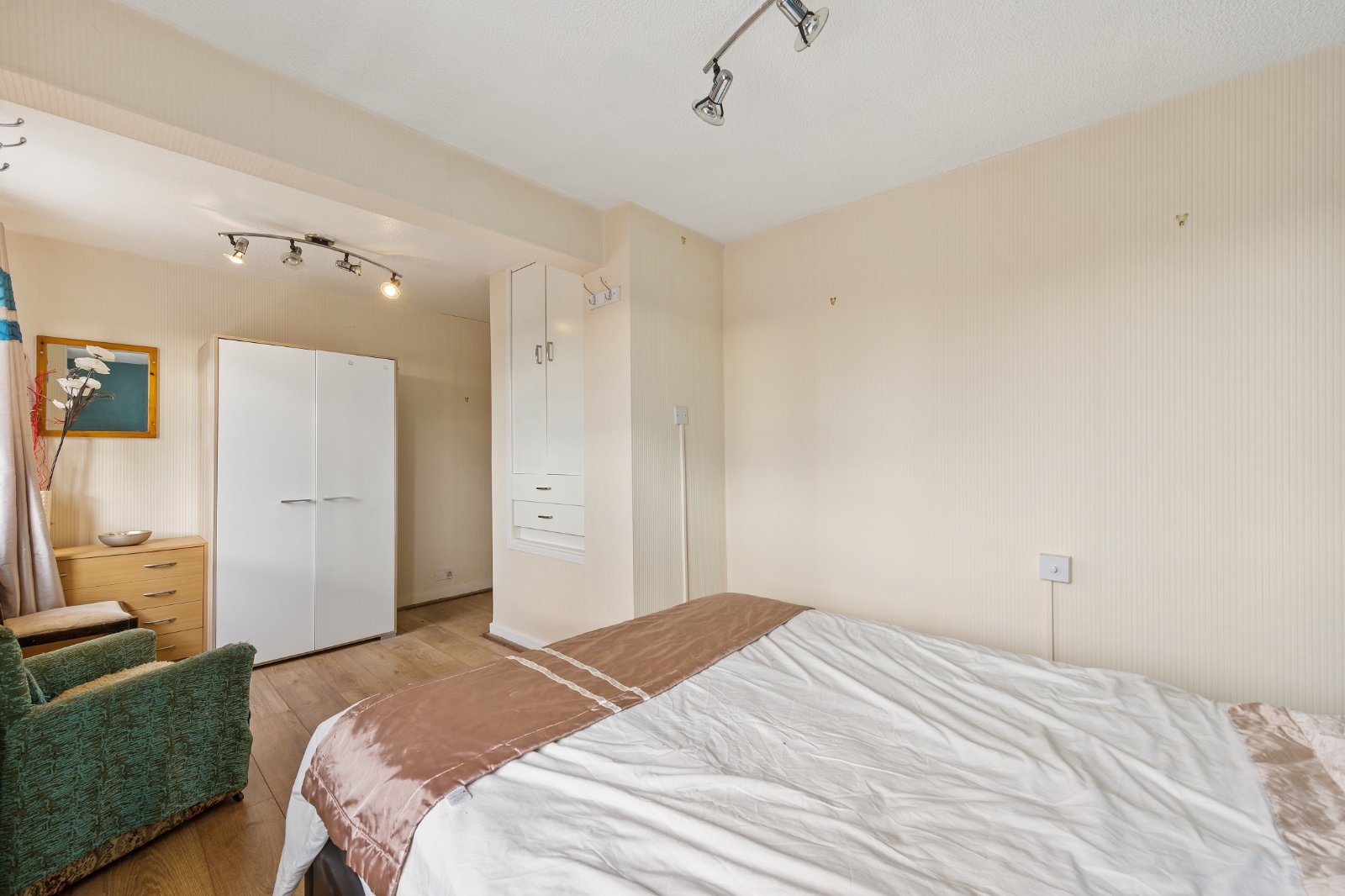 Harmsworth Drive, Heaton Moor, Stockport, SK4