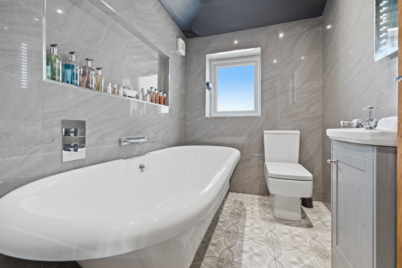 Bowerfold Lane, Heaton Norris, Stockport, SK4