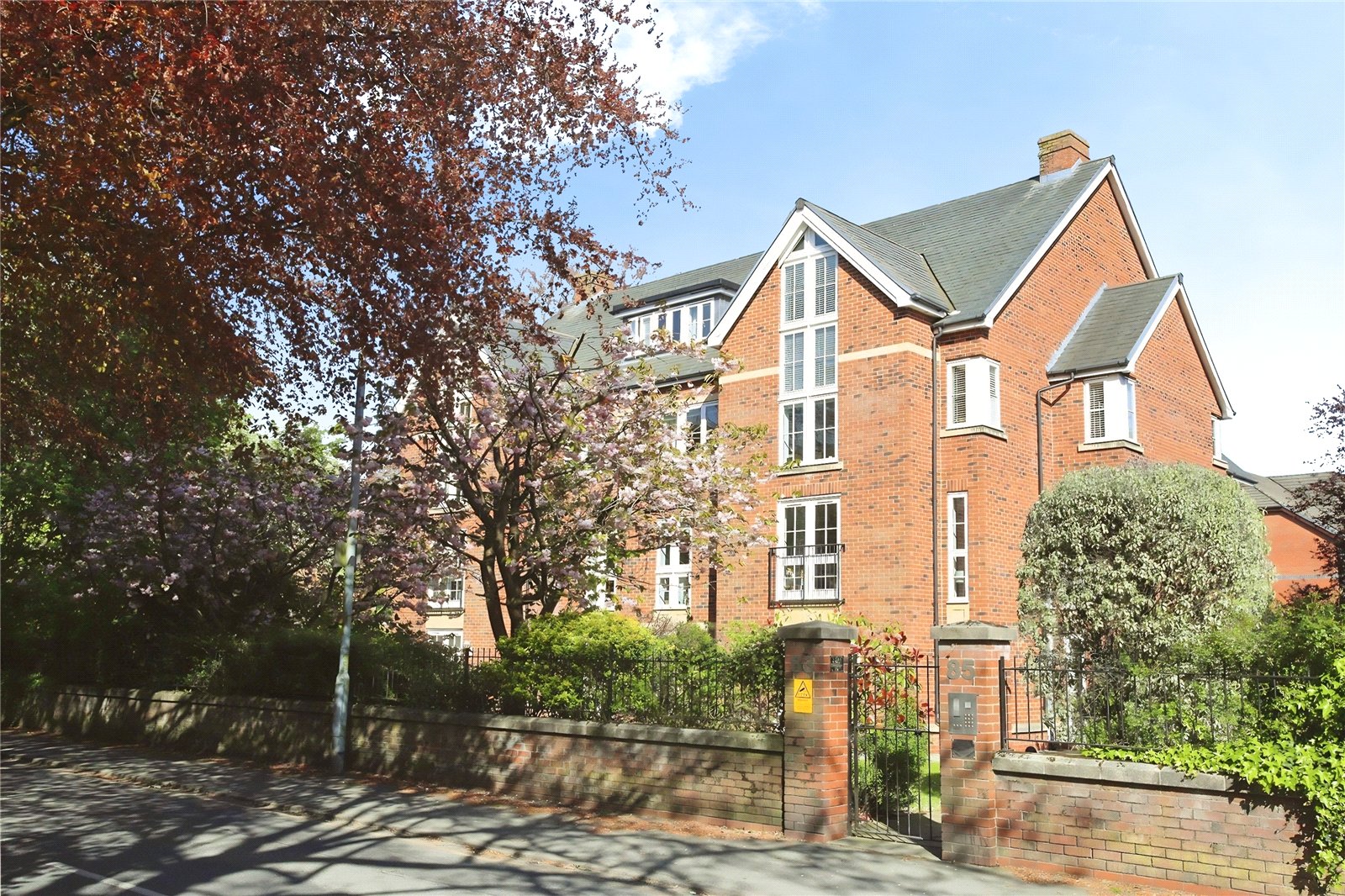 Heaton Moor Road, Heaton Moor, Stockport, SK4