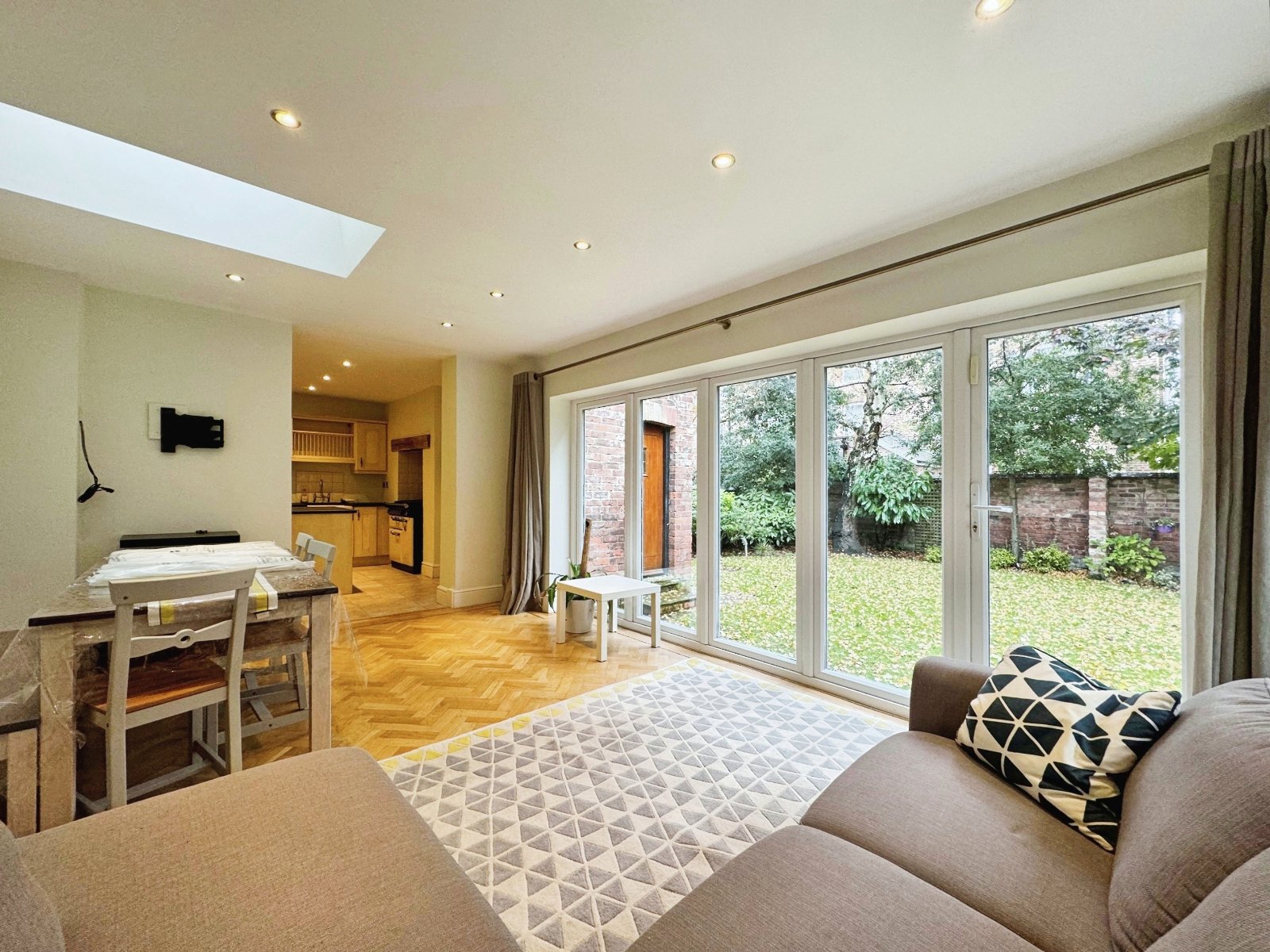 Victoria Avenue, Didsbury, Manchester, M20