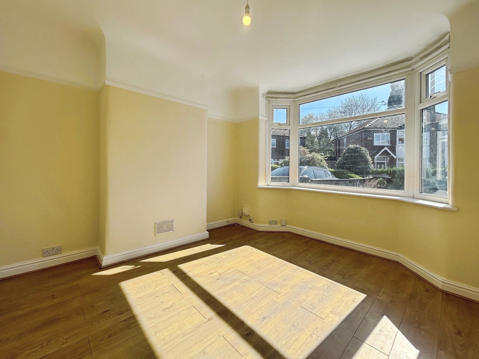 Melling Avenue, Stockport, Greater Manchester, SK4 - Julian Wadden
