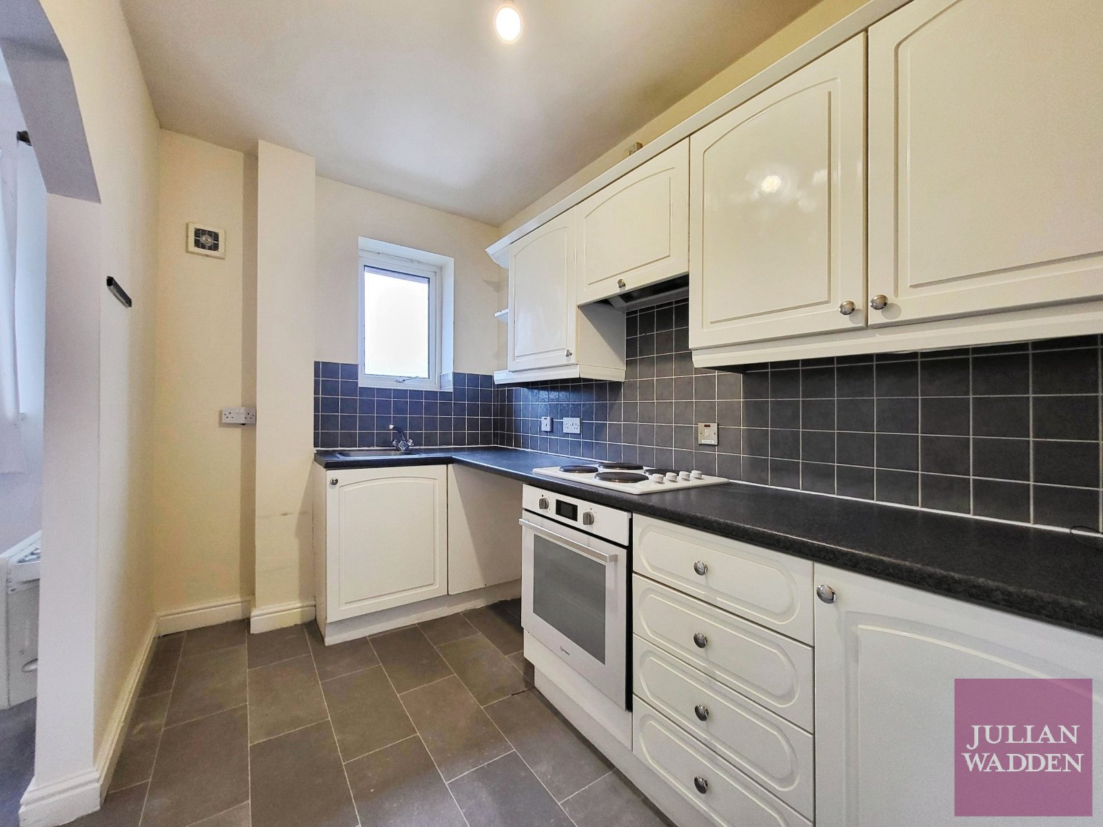 Hyde Road, Denton, Manchester, M18
