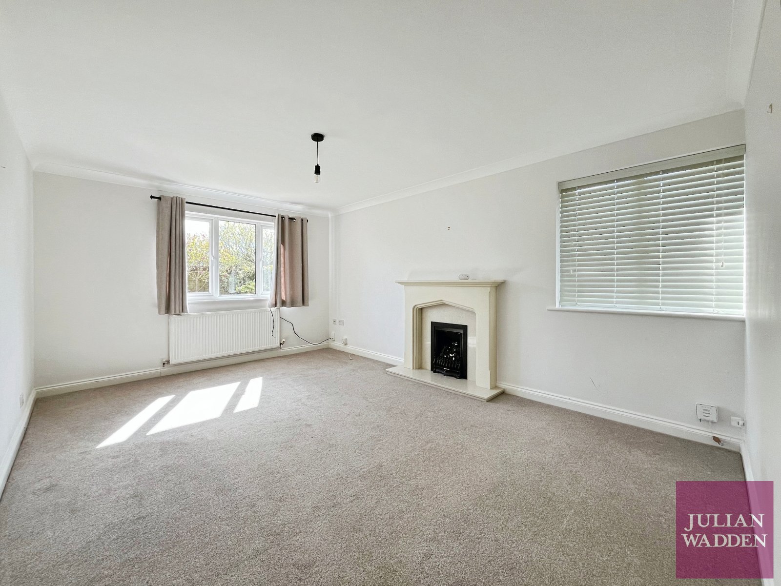 Calderbrook Drive, Cheadle Hulme, Cheadle, SK8 - Julian Wadden