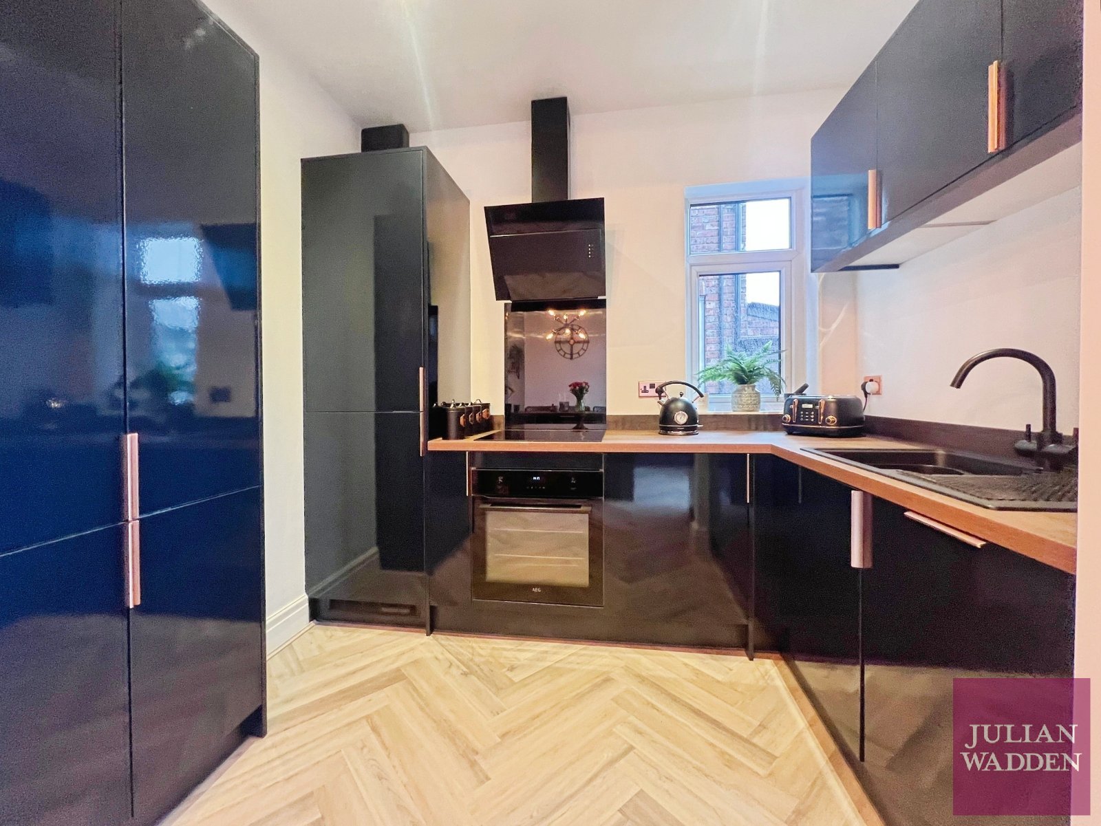 Woodstock Avenue, South Reddish, SK5