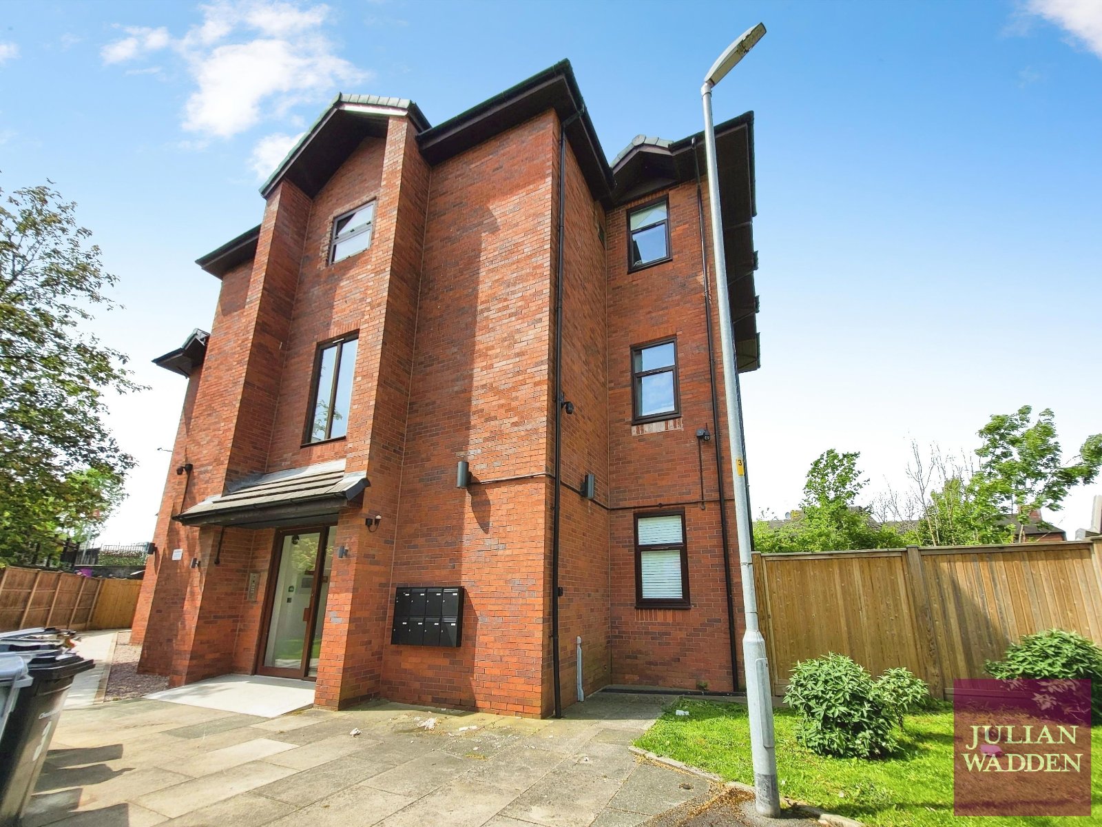 Willow Bank House, Old Road, Handforth, Wilmslow, SK9
